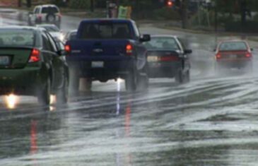 ŽESTOKO NEVRIJEME U NAREDNA 2 SATA, NAKON TROPSKE VRUĆINE SLIJEDI POTOP: Izdato upozorenje, ne mrdajte iz kuće!