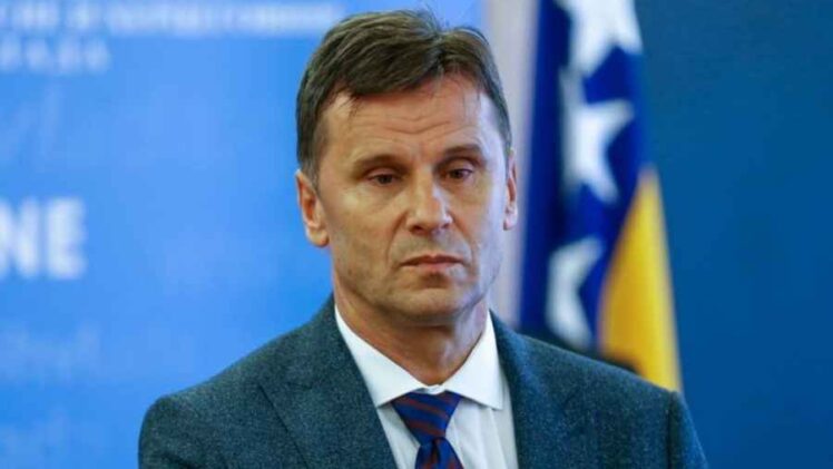 BIVŠI PREMIJER FBiH FADIL NOVALIĆ UPOZORAVA: “Zašto Vlada FBiH ne vraća u proceduru fiskalne zakone, kao što je poslušala HDZ u vezi energetike”