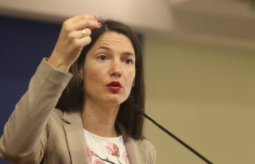 Jelena Trivić optužuje: Schmidt i Dodik igraju svoje igrice iza scene