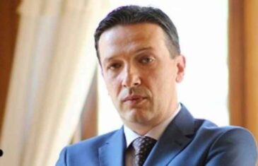 POLITIČKI ANALITIČAR DENIS ČARKADŽIĆ: Upravo se Schilling počeo povlačiti pred…