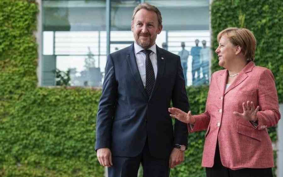 NJEMAČKI POLITIČAR STEFAN SCHWARZ: Angela Merkel je u pravu, Bosni i Hercegovini treba više…