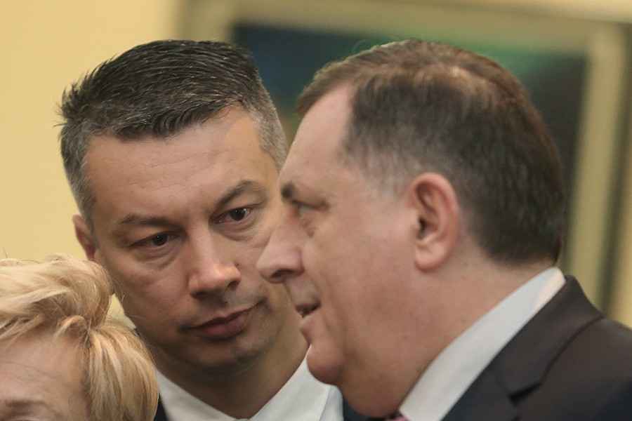 IZBORI U SRBIJI: Dodik se pridružio Nešiću u štabu SNS-a u Beogradu, ispratili obraćanje Aleksandra Vučića