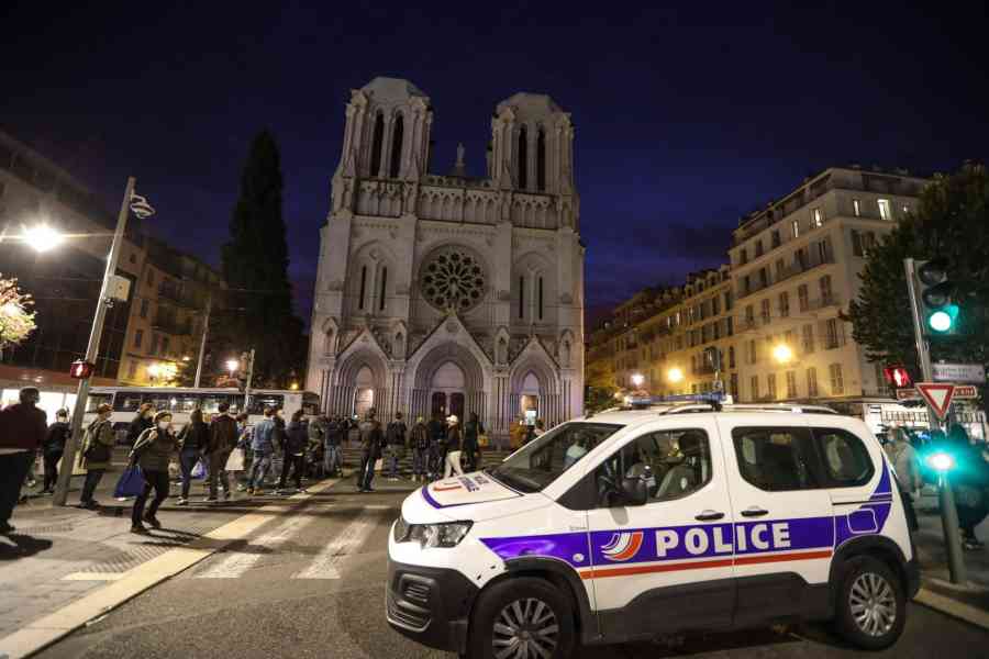 NOVI DETALJI MASAKRA KOJI JE ZGROZIO SVIJET: Stravični napad počinio mladić za kojeg niko nije čuo, otkriveno kako je uopće ušao u Francusku…