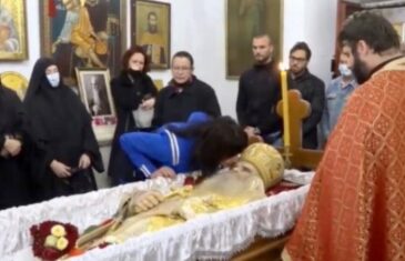 ‘Kakav zastrašujući kult smrti… ljubljenje zaraženog leša’: Dragan Bursać komentarisao skandalozne snimke iz Crne Gore