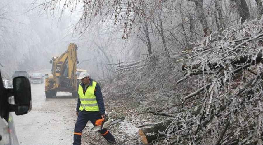 ELEMENTARNA NEPOGODA: Oluja u BiH podigla bujice, srušila stabla i isključila struju
