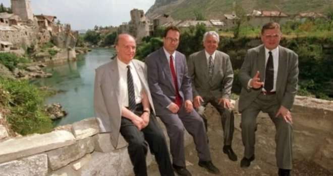 Ko je i kada izdao Mostar: U proljeće 1992. godine stigla je Naredba Alije Izetbegovića kojom se Hercegovina povjerava HVO-u…