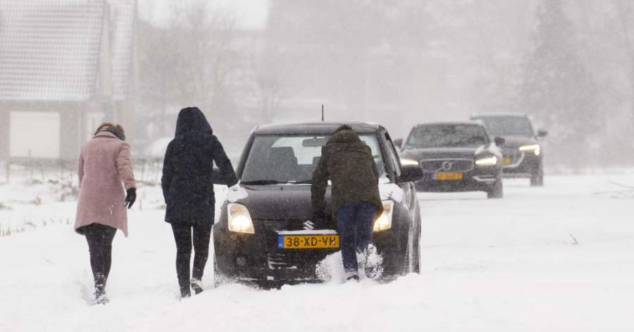 LOŠI SIGNALI SA SJEVERA EVROPE: Nizozemsku pogodila najveća snježna oluja u deset godina, prometni haos i u Njemačkoj