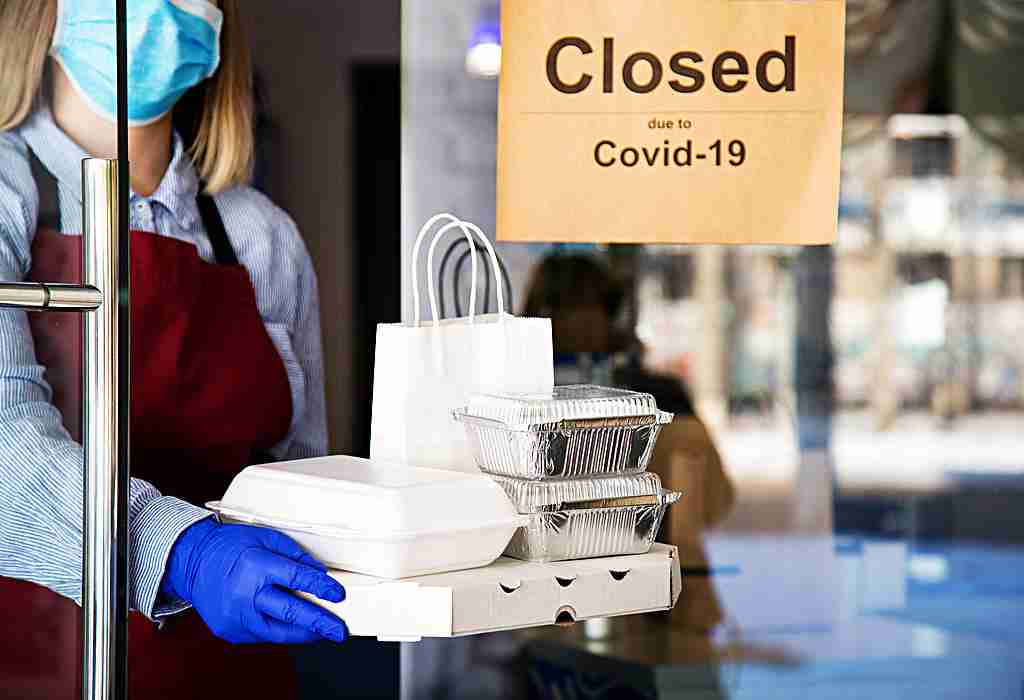 CDC smatra da maske u zatvorenom prostoru i zatvaranje restorana ne zaustavljaju virus, ali mediji to ignorišu