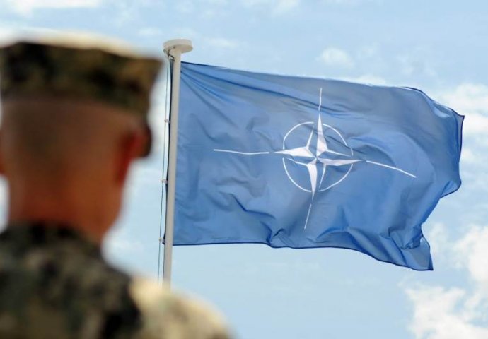 ESKALACIJA KRIZE NAKON KOJE ĆE SE CRVENE LINIJE UŽARITI: Ukrajinski predsjednik zatražio je članstvo u NATO savezu, tvrdi kako se “samo tako može okončati rat u Donbasu”