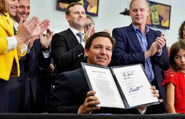 EKSKLUZIVNO: Guverner Floride DeSantis potpisao zakon o zabrani uvođenja obaveznog cijepljenja