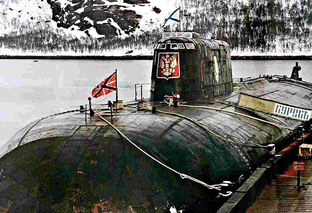 Podmornica NATO-a prouzročila je potonuće podmornice Kursk, kada je poginulo 118 ruskih mornara, tvrdi bivši admiral