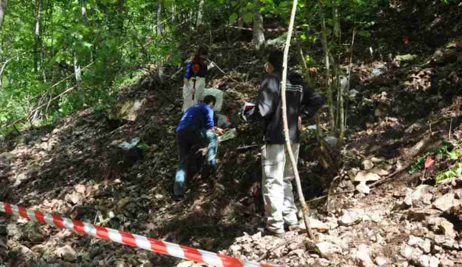 NJEMAČKI MEDIJI IZVJEŠTAVAJU: Najudaljenija masovna grobnica žrtava genocida pronađena 200 kilometara od Srebrenice!