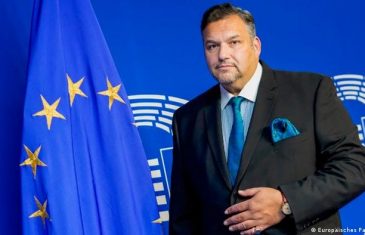 ŠEF DELEGACIJE EVROPSKOG PARLAMENTA: “Tražit ćemo ubrzanje sankcija protiv Dodika i njemu bliskih ljudi”