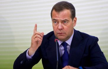 Medvedev: Spremni smo ići i do granice s Poljskom da potisnemo prijetnje prema našoj zemlji!