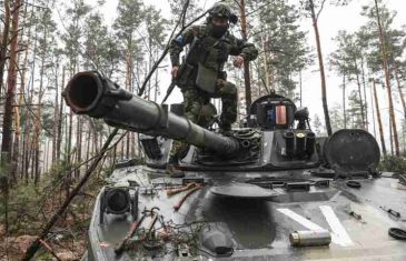 Rusija mijenja ratnu taktiku, ali Amerikanci šalju sofisticirano oružje Ukrajini. Biden ispunio veliku želju Zelenskog