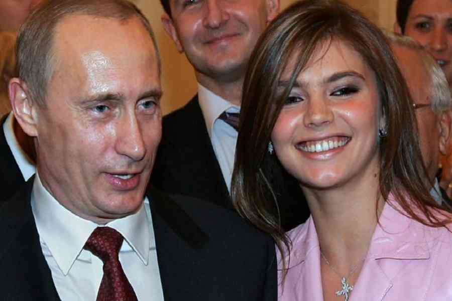 OKRUŽENA DJECOM I KONTROVERZNIM SIMBOLOM “Z”: Putinova ljubavnica pojavila se prvi put u javnosti