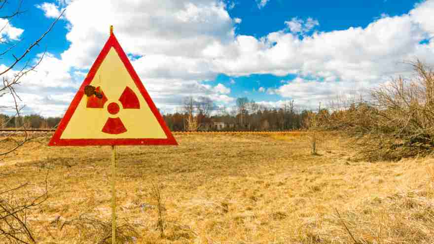 Černobil i dalje ubija: Valjda više nikome do kraja rata neće pasti na pamet da u okolici nuklearke kopa rovove! A i nemamo više dr. Bauman da nas…