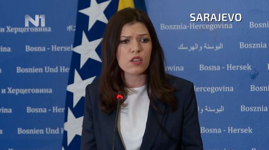 “UČILI SU NAS DEMOKRATIJI, SAD RADE SUPROTNO”: Sanja Vulić kaže “da se vodi hibridni rat protiv RS, a cilj je nestanak Srba sa ovih prostora“