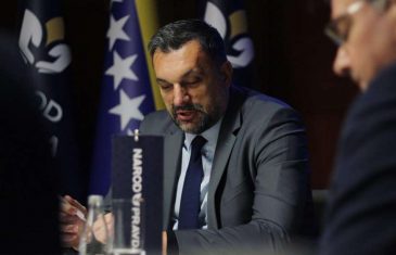 KONAKOVIĆ OPET POKAZAO NEZNANJE, “ISTINOMJER” GA PODUČIO: Pisao neistinito o proceduri imenovanja ambasadora/ica BiH, a zatim se neuvjerljivo pravdao na Facebooku