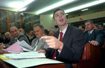 SVE ŠTO TREBA ZNATI O PREDSJEDNIKU SRBIJE: Objavljena fotografija Vučića iz 1997. godine kada je protjerivao Hrvate iz Zemuna