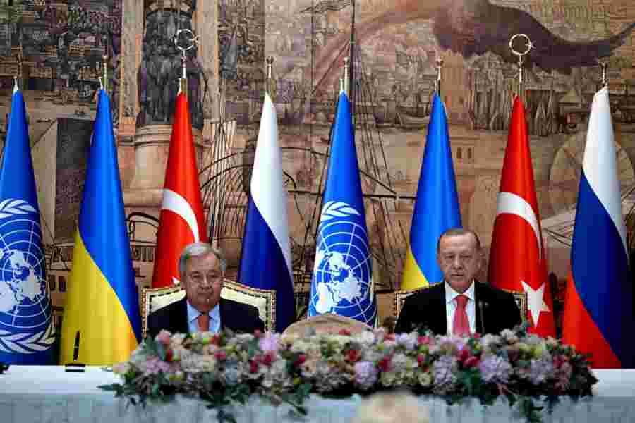 CIJELI SVIJET JE ODAHNUO: Ukrajina i Rusija u Istanbulu potpisale sporazum koji bi mogao spriječiti GLOBALNU KATASTROFU
