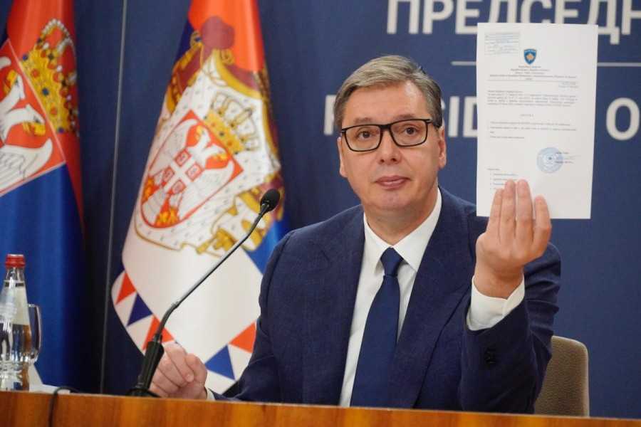 Vučić: ‘Na stol su mi stavili plan za Kosovo, Srbiji prijete teške posljedice ako ga ne prihvatimo‘