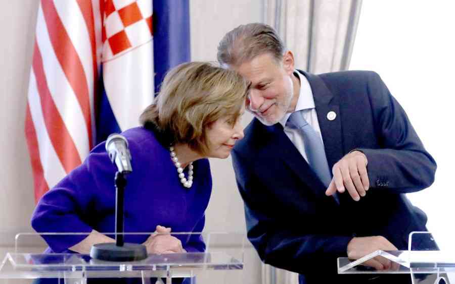 KOLUMNA VIKTORA IVANČIĆA: “Pa Hrvatska ima i predsjednika, zar ne?”, rekla je Nancy Pelosi. “Mislim, država bez predsjednika bi bila nekompletna. Kao hamburger bez kečapa”