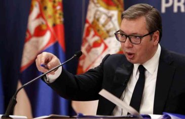 VUČIĆ SE ŽESTOKO IZNERVIRAO: Na pitanja ko je naoružao srpske napadače na Kosovu i ko im je dao uniforme, evo šta je odgovorio…