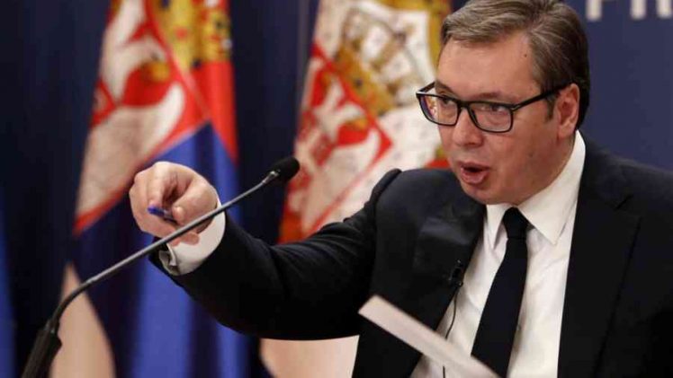 VUČIĆ SE ŽESTOKO IZNERVIRAO: Na pitanja ko je naoružao srpske napadače na Kosovu i ko im je dao uniforme, evo šta je odgovorio…