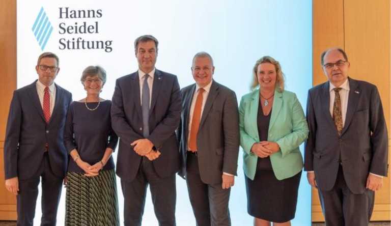 Na ‘kršćanskoj osnovi’: Schmidt upravlja njemačkom organizacijom ‘Hanns-Seidel-Stiftung’ koja godinama finansira projekte HDZ-a BiH!