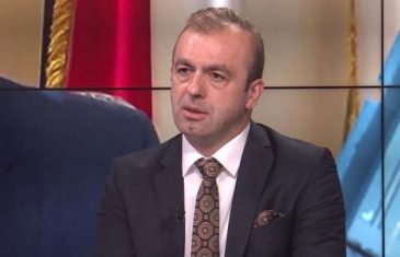 SEAD TURČALO, DEKAN FAKULTETA POLITIČKIH NAUKA U SARAJEVU: Nikšićeva najava nije samo urušavanje demokratije, nego zahtjev za novim oblikom međunarodne uprave…