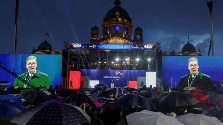 ANALIZA INTERVJUA CNN-u: Kako se Vučić ponaša u domaćim, kako u stranim medijima?