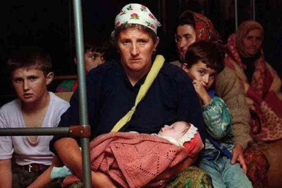 ISTINA JE GORKA I TEŠKO JE SAKRITI: Evo kako danas izgledaju majka i kćerka iz Žepe čiju fotografiju je Dodik koristio u propagandne svrhe tokom obilježavanja godišnjice “Oluje”