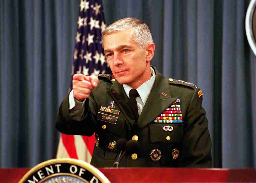 GENERAL WESLEY CLARK ZA “GLAS AMERIKE”: “I u moje vrijeme u pojedinim manastirima su se krili arsenali oružja; Sjever Kosova je dio Kosova, a ne Srbije”