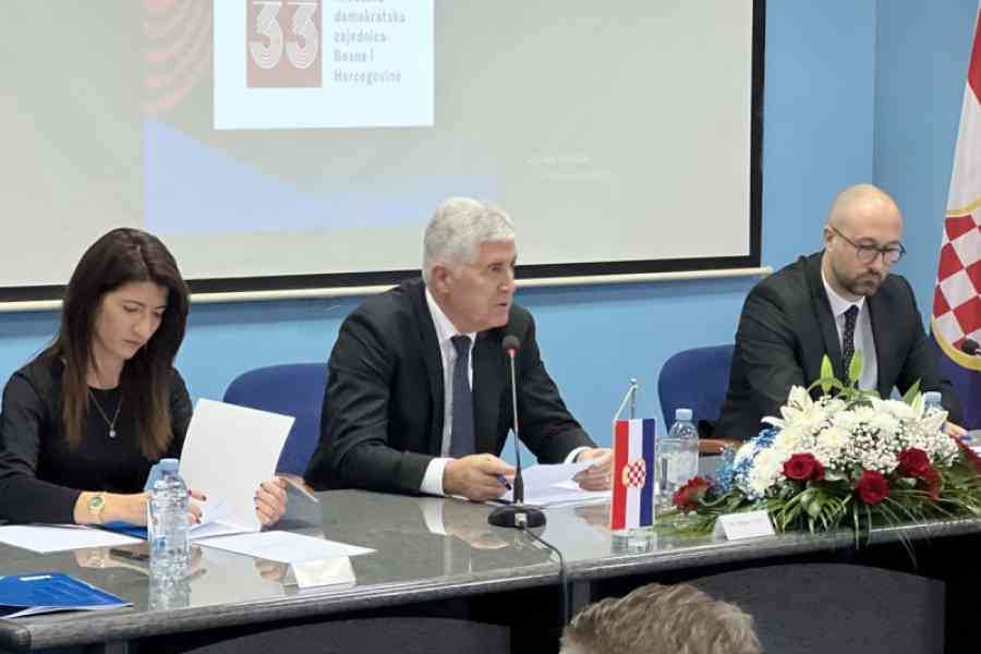 ČOVIĆ NA SJEDNICI HDZ-a U TUZLI: “Izmjene Ustava BiH nisu realne, trebaju nam rješenja u kojima niko neće biti prevaren”