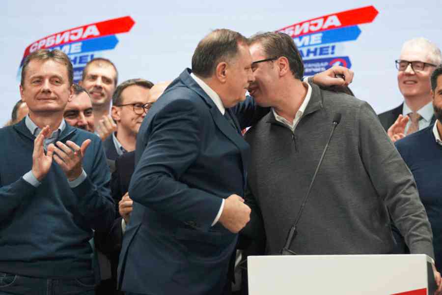 VUČIĆEVA POBJEDA I DODIKOVI AUTOBUSI FIKTIVNIH GLASAČA: Oštra poruka Srbiji nakon izbornih nepravilnosti -“Neprihvatljivo za zemlju koja ima status kandidata za članstvo u EU”