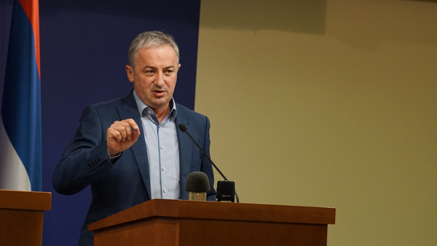 BRANISLAV BORENOVIĆ NAJAVLJUJE: Evidentno je da vlada paničan SNSD-ov strah od odlaska u opoziciju i gubitka prokletih fotelja, vrijeme je za promjene…