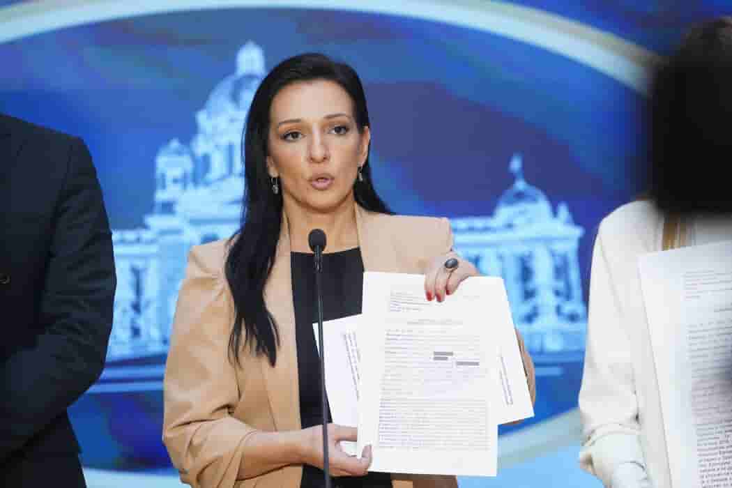 MARINIKA TEPIĆ GLEDA I NE VJERUJE: “Ovakvo targetiranje i poziv na linč nisu do sada zabilježeni čak ni u Vučićevoj Srbiji“