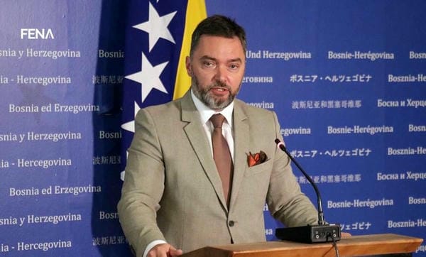 KOŠARAC PROVOCIRA KOALICIONE PARTNERE: “Drago mi je što ste prepoznali i podržali politiku predsjednika Dodika!”