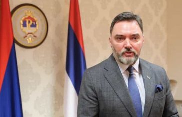 Košarac se javio za riječ: “Trojka” u pravilu uvijek bira sluganstvo prema međunarodnom faktoru…