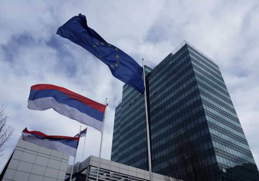 OPARIĆE SE “BRACO”, A BIĆE I ZA “SINOVE”: Otkriveno od koga Vlada RS kupuje zgradu u Brčkom…