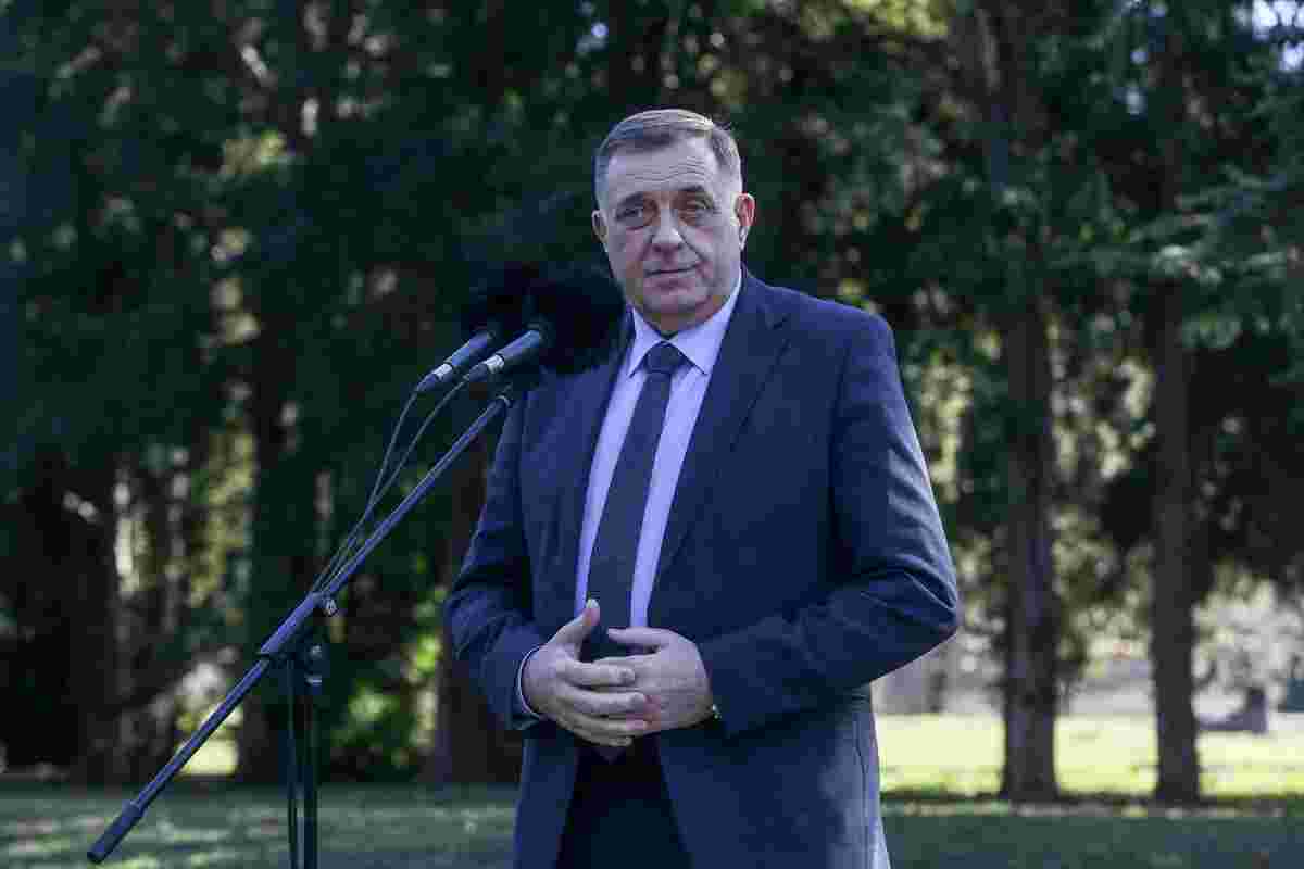 Dodik koristi i Vaskrs za političke poruke: Ono što hoće da vam oduzmu se najviše brani. Zato našu pravoslavnu vjeru, ljubav, slobodu i RS – ne damo