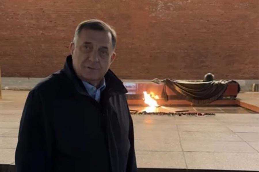 “ŠTO SE NAS TIČE, SLOBODNO TU I OSTANI…”: Burne reakcije na društvenim mrežama nakon Dodikovih poruka iz Moskve…