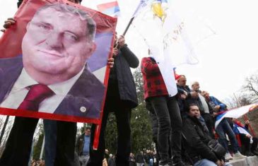 NJEMAČKI MEDIJ PIŠE: “Dodikove prijetnje i pokušaji graniče s pokušajem puča”