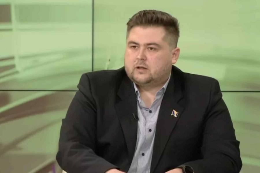 SILAJDŽIĆ KRITIKOVAO HELEZA: “Od ministra odbrane očekuje se odgovornost, transparentnost i, iznad svega…!”