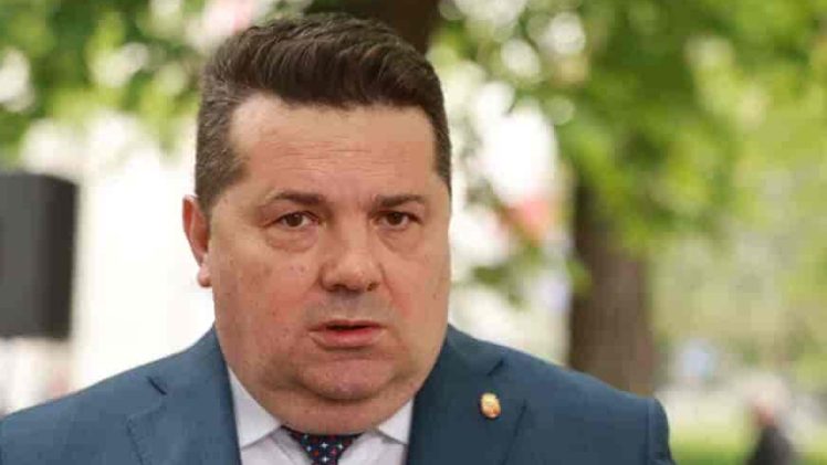 “TAKO SI NAPREDOVAO I 1992. U KOTOR VAROŠI…”: Nenadu Stevandiću prisjelo skijanje na “mrskom” zapadu, gore duštvene mreže…