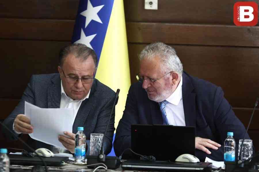 ČAVALIĆ ŠOKIRAN MANIPULACIJAMA ESV-a: “Postali su talac Vlade FBiH. Desetine hiljada radnika su dobili otkaze!”