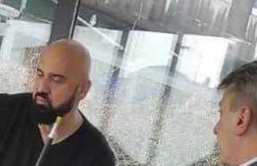 Ramo Isak o fotografiji na kojoj puši šišu s Ibrahimom Hadžibajrićem: Nemam oraha u džepu …