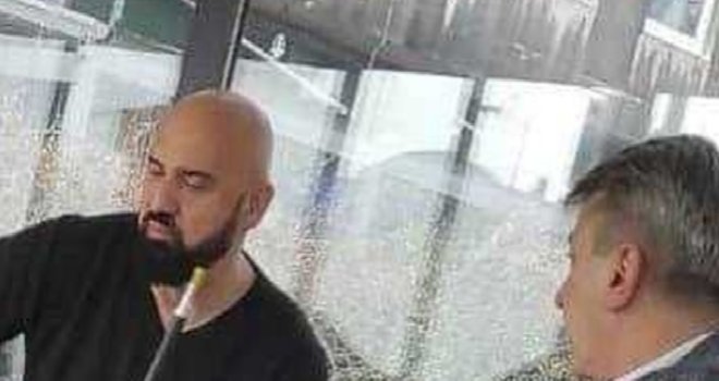 Ramo Isak o fotografiji na kojoj puši šišu s Ibrahimom Hadžibajrićem: Nemam oraha u džepu …