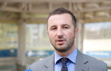 SEMIR EFENDIĆ, PREDSJEDNIK SBiH: “Ne čudi me od Nikšića da poziva Schmidta upomoć, ne bi mogao biti premijer da nije bilo njega